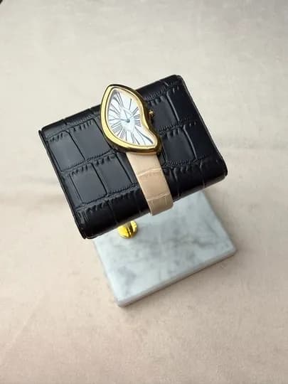 Уникальные и художественно оформленные часы Cartier freeform для женщин — MARIAMS-60W0009-БЕЖЕВ