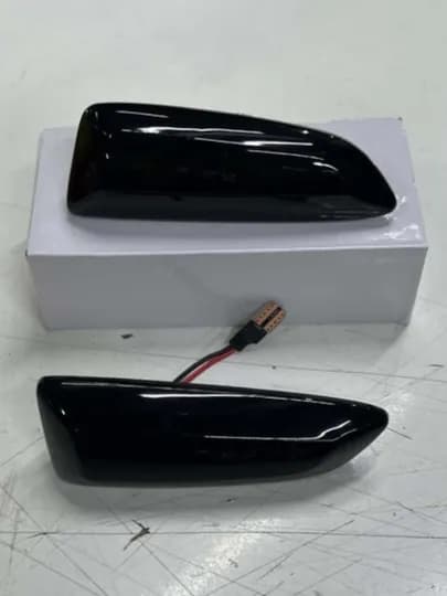 Бегущие поворотники в крыло Black piano Chevrolet Cobalt, Jentra, Lacetti