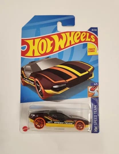 Игрушечная машинка базовой коллекции Hot Wheels — ДЕТИМАГ-HWT002-КОРИЧН