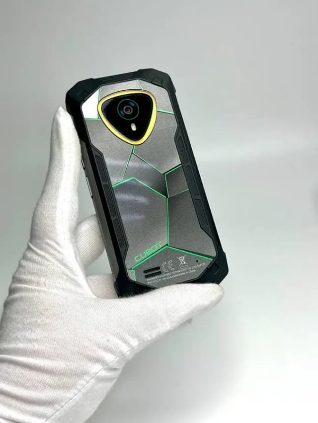 Защищенный мини смартфон KingKong Mini 4