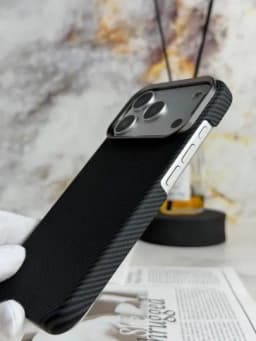 Премиальный карбоновый чехол для iPhone, 13, 14, 15, 16, 17 Pro, Pro Max, жесткий — ABOMARK-KARBONMEGASAFE-ЧЕРН-16PRO