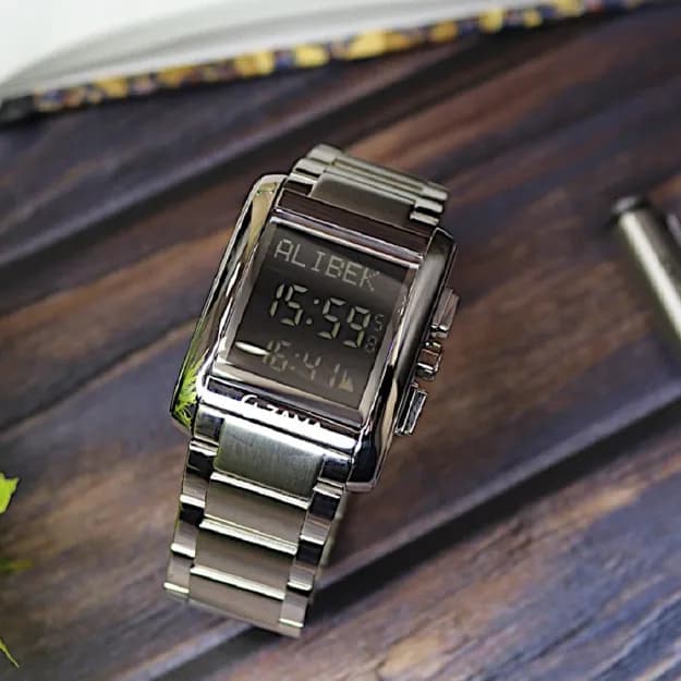 Часы Zama Watch, с функцией написания имени и напоминанием о времени намаза