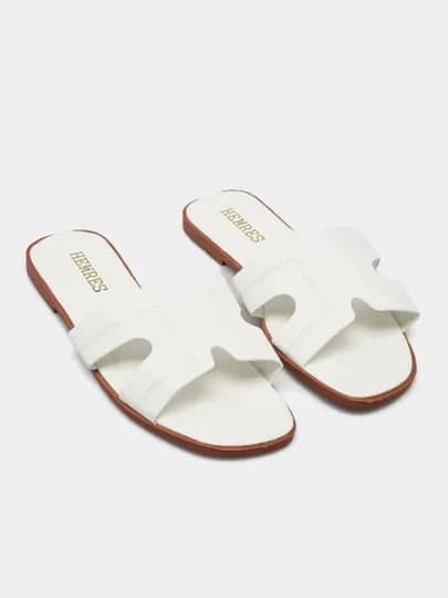 Тапочки женские летние в стиле Hermes 36–41. Модные женские шлепки маломерят на 1 размер — SHOESTS-SHOESTJENTAP-БЕЛЫЙ-37