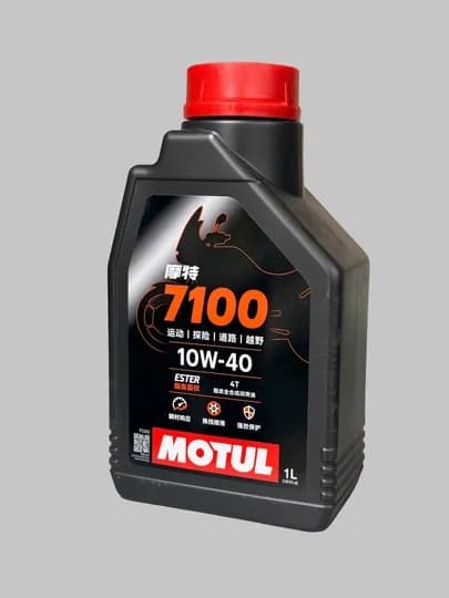 Motul 7100 10W-40 универсальное масло для скутеров и мотоциклов