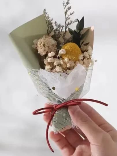Цветы с ароматом автомобиля