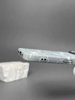 Чехол Luxo Karbon с волнистым морским декором для iPhone 11–17 Pro, Pro Max, Air — XUPSOAT-Luxochexol-СЕРЫЙ-L15pro