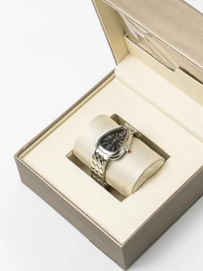 Наручные часы BVLGARI, классический дизайн
